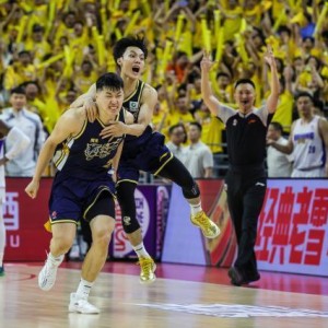 爱游戏体育-张皓嘉绝杀让悬念继续 京粤宿敌等待五棵松决战
